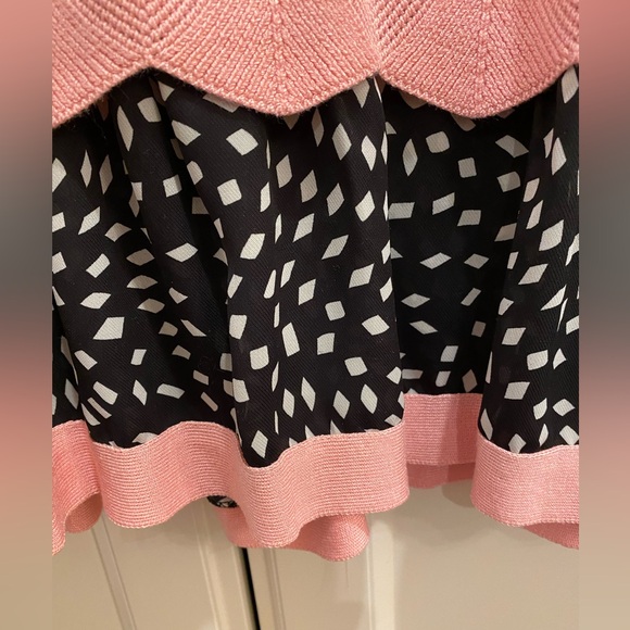 NWT KOREAN PINK SWEATER WITH GAUZY ALONG THE BOTTOM AND THIS AREA OPENS TO BACK - Picture 4 of 6